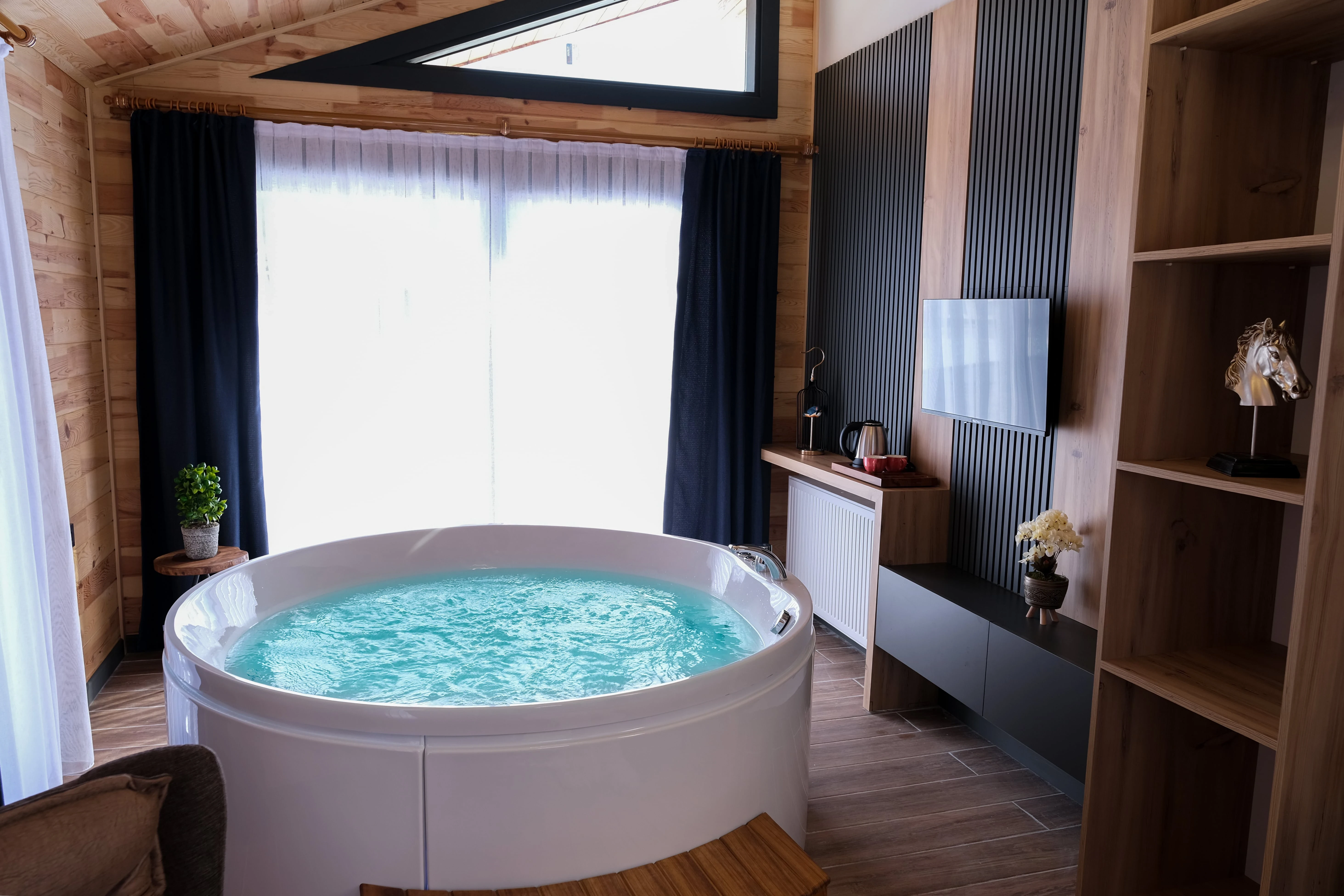 deluxe-oda-jakuzi-ve-somineli-0