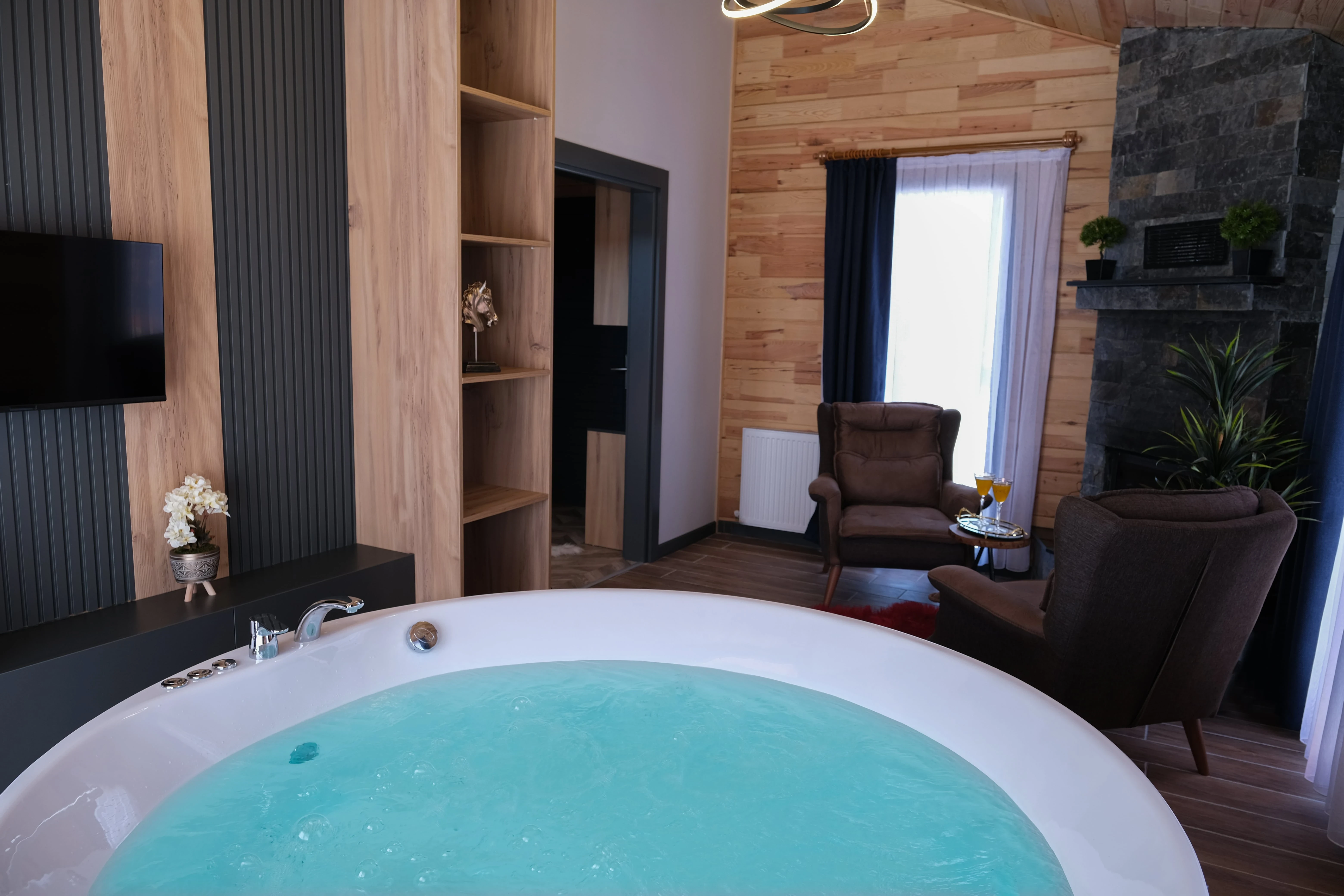 deluxe-oda-jakuzi-ve-somineli-0