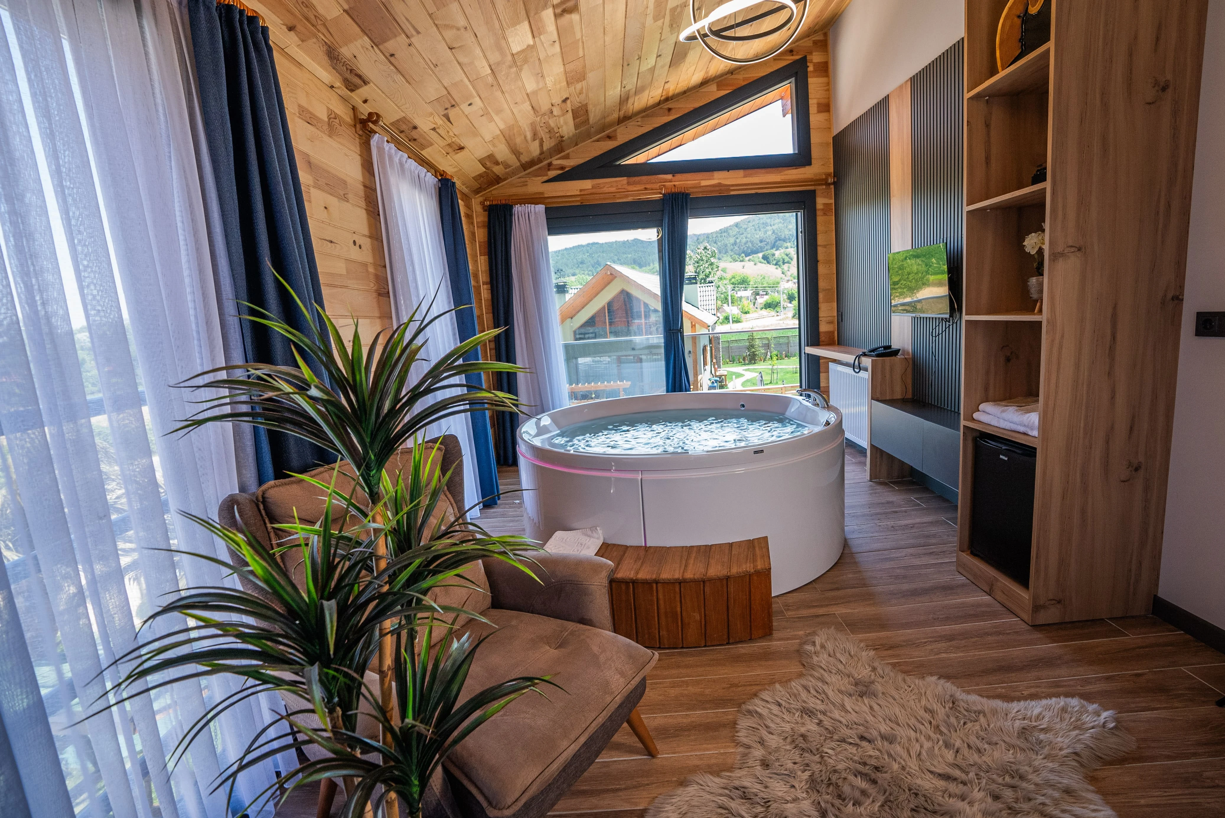 deluxe-oda-jakuzi-ve-somineli-0