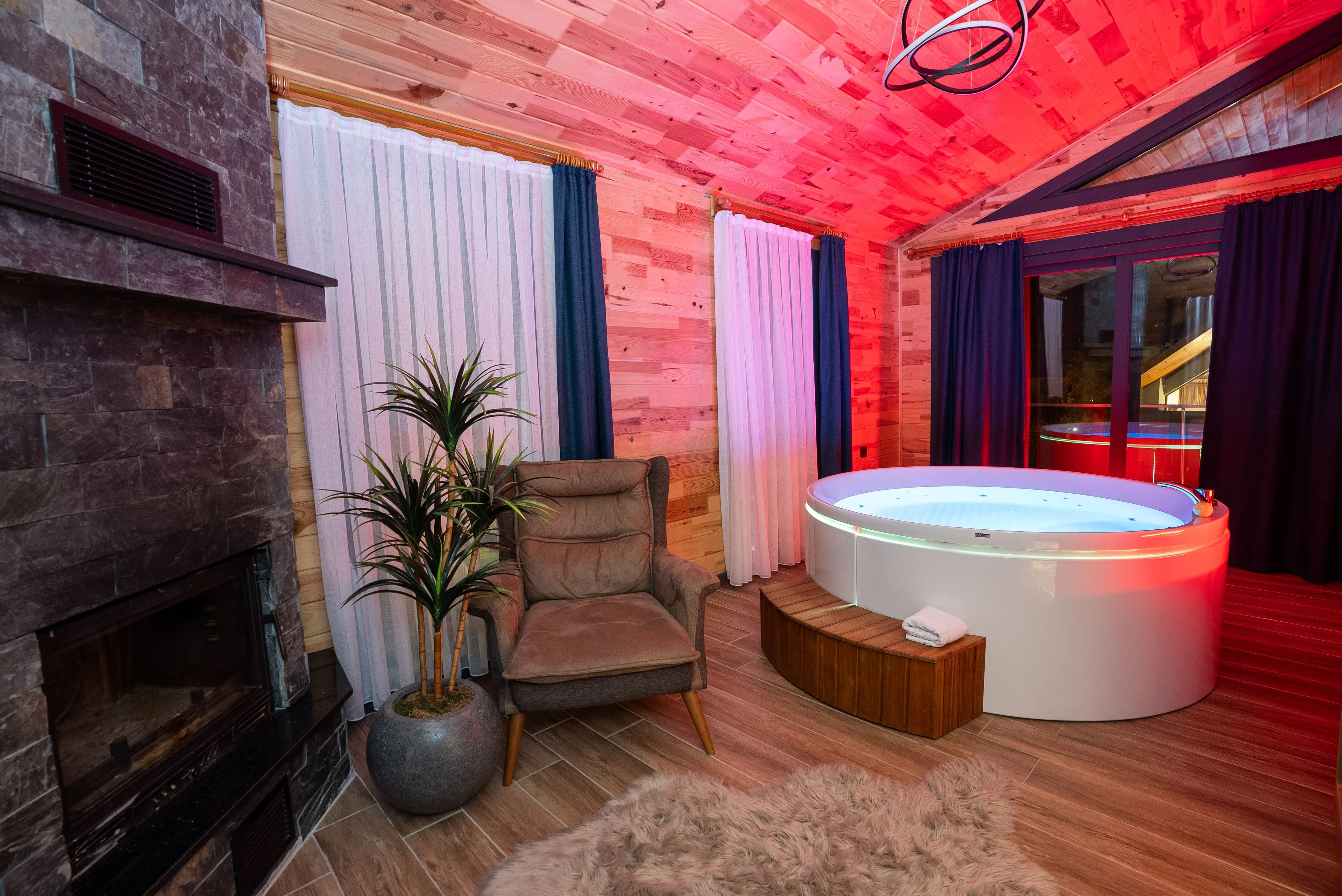 deluxe-oda-jakuzi-ve-somineli-0