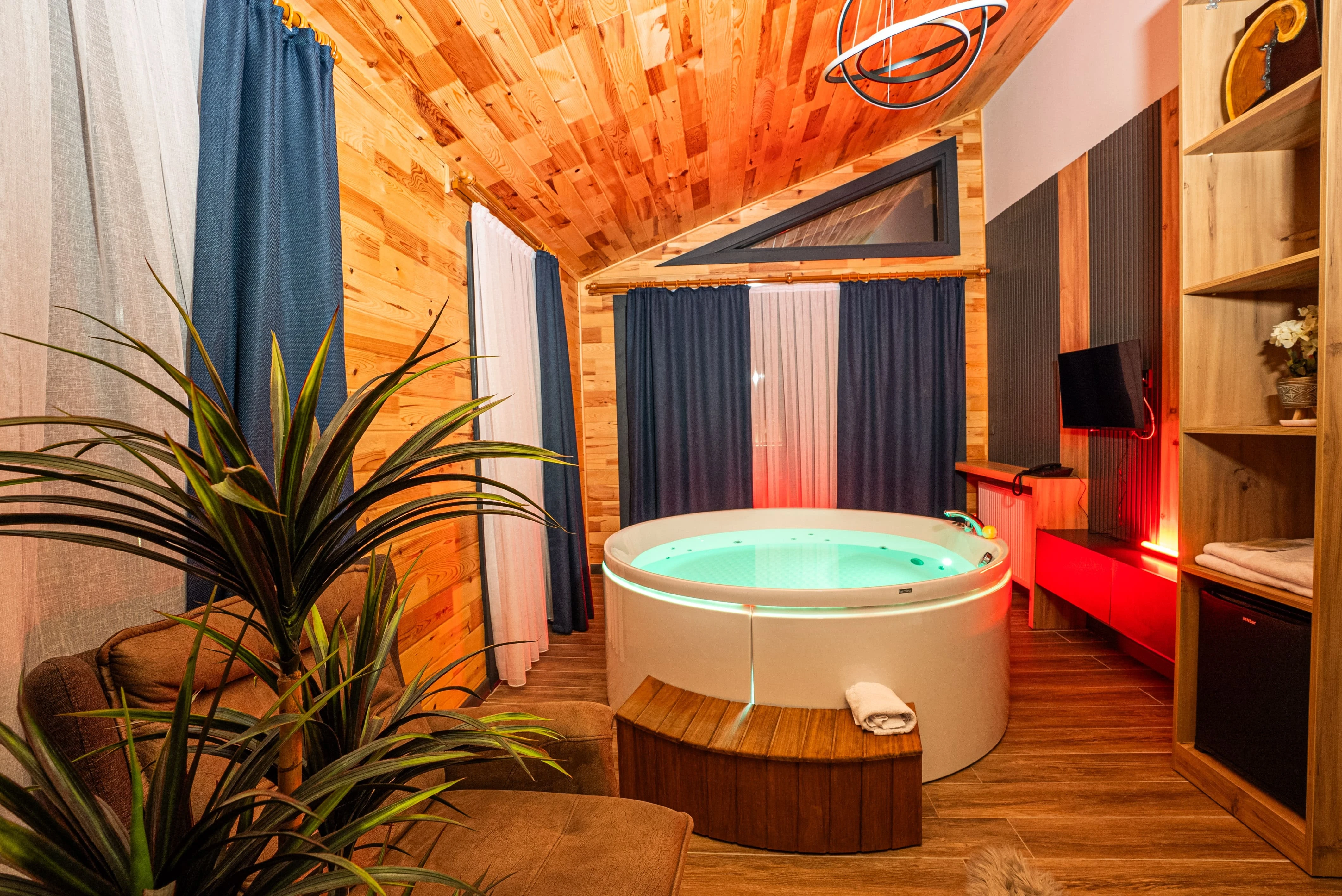 deluxe-oda-jakuzi-ve-somineli-0