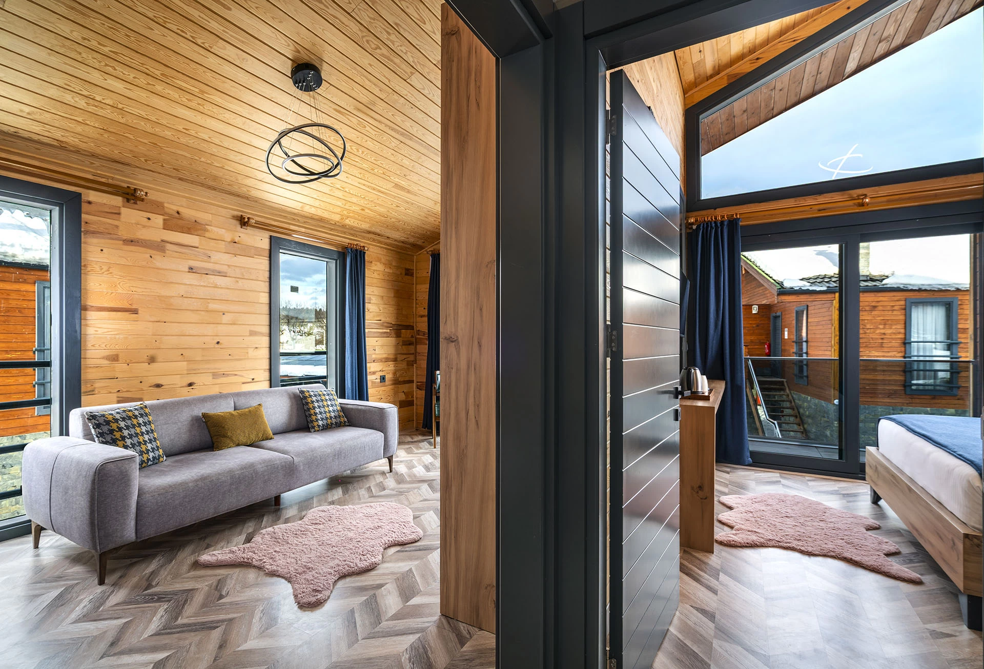 gerçekten denize sıfır olması ve sahili