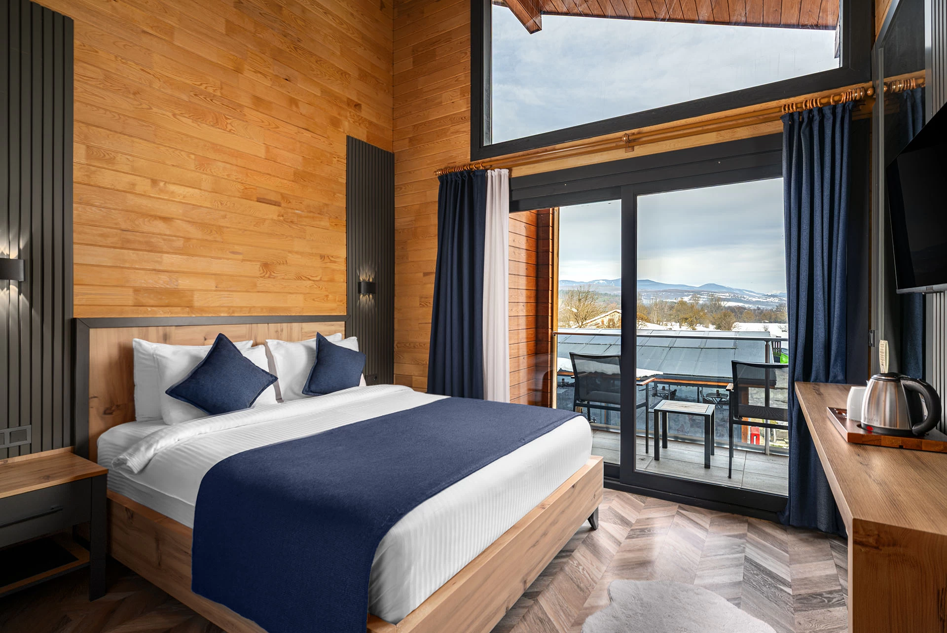 deluxe-room-jakuzi-and-fireplace-5