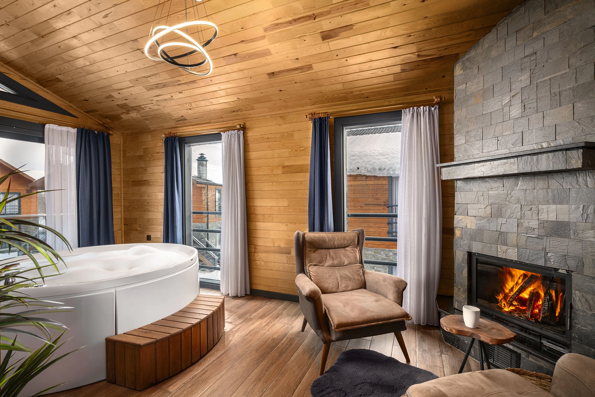 Deluxe Oda (Jakuzi ve Şömineli)